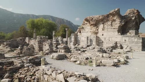 Ruines pittoresques de l'église de Marie à Éphèse (Efes)