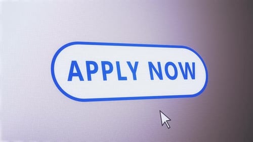 Schaltfläche „Jetzt anwenden“ wird auf dem Computerbildschirm mit dem Mauszeiger gedrückt