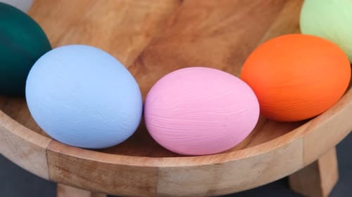 bunte Eier drehen sich