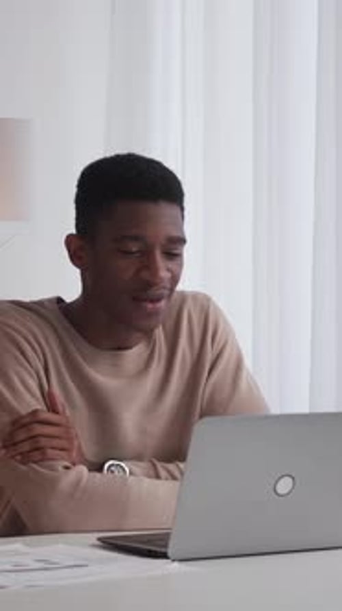 Vertical Video Online Coach Call Man Laptop Office