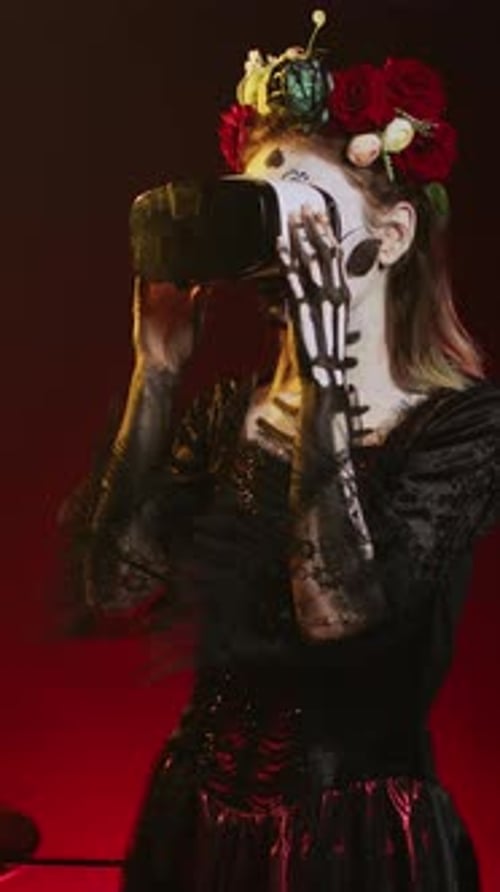 Vertical Video Santa Muerte Model Using 3d Vr Glasses
