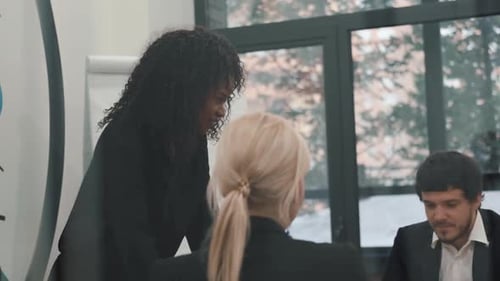 Black Business Woman Leader Speaker Gives Educational Lectures to Employees in a Modern Office