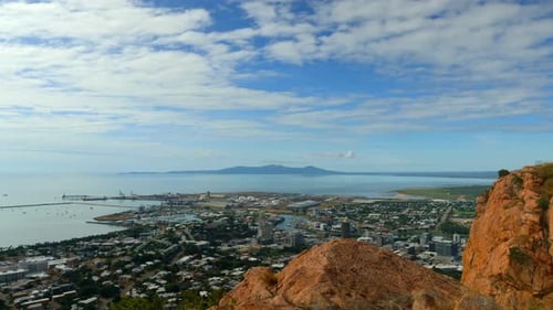 castle hill timelapse in Townsville cbd