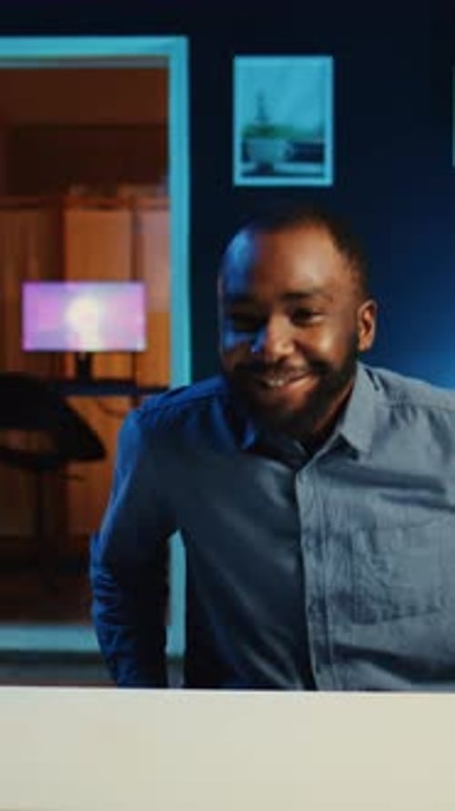 Vertical Video Influencer in Studio Records Q&a Session