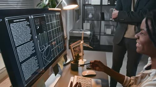Inovadores projetando novo modelo de sistema de energia solar digital