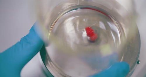Mezcla de vacunas médicas en equipos de laboratorio