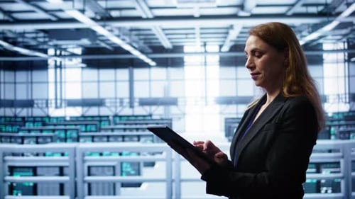 IT Expert in Server Hub Workplace Monitoring Supercomputers