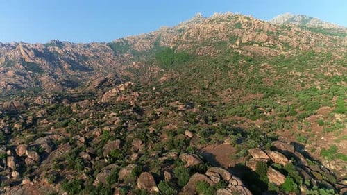 Felsen am Berghang