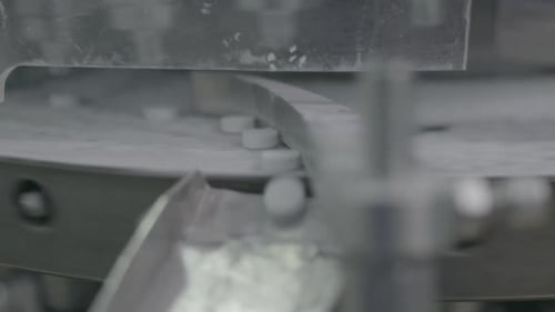 qui collecte et sépare les aspirines après leur raffinage et leur transformation