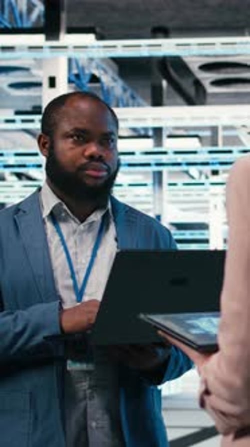 Vertical Video Data Center Team of Technicians Uses AI Deep Learning on Devices