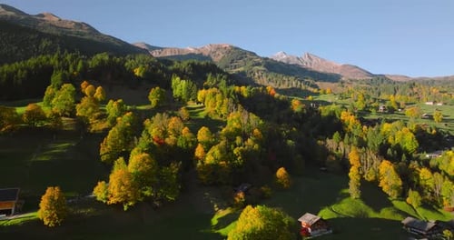 Vista aérea panorâmica da natureza da Suíça