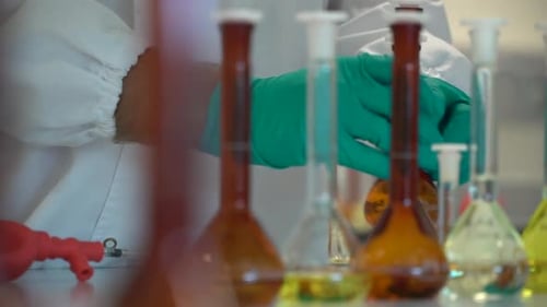 Dolly shot technician test tube, Laboratory environment