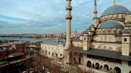 New Mosque (Eminönü), Galata Bridge and the Bosphorus