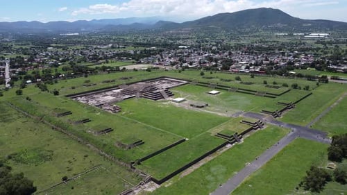 Der Tempel der gefiederten Schlange ist die drittgrößte Pyramide in Teotihuacan.
Mexiko