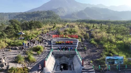 Bungker Kaliadem Merapi