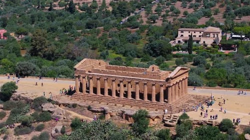 Ruinas griegas antiguas en el Valle de los Templos en Agrigento, Italia. Templo de la Concordia