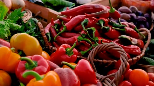 Frutas y verduras en el mercado agrícola: enfoque selectivo