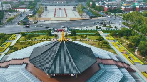 Filmmusik und majestätischer Blick auf das Stadtbild von Luoyang in China