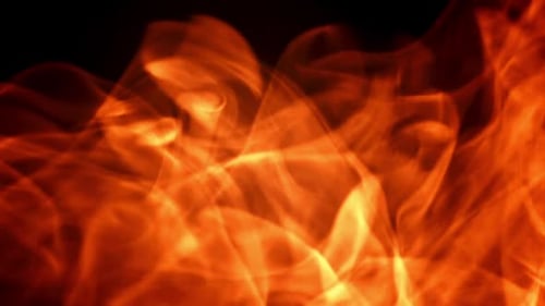 Flammen auf schwarzem Hintergrund, gefilmt in Zeitlupe mit 1000 Bildern pro Sekunde