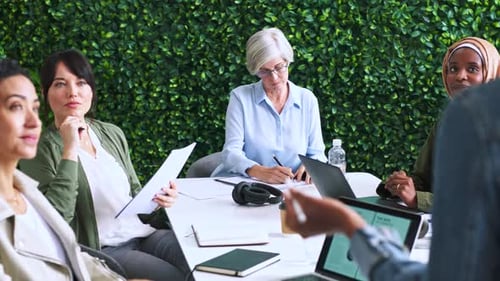 Speaker, workshop or presentation for team, training and coaching in marketing