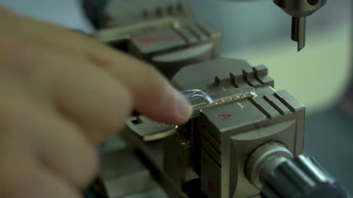 Professional key special machine makes new key duplicates