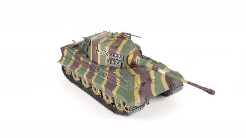 Assemblage du modèle Tiger Ii en camouflage estival.