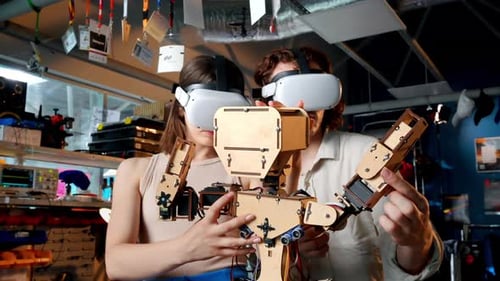 Young Scientists Building Robot with Virtual Reality Headsets