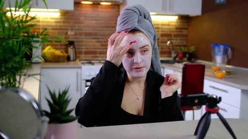 Famous Beauty Female Blogger