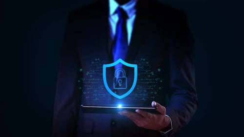 Hologramme HuD à affichage virtuel pour homme d'affaires, cybersécurité, sécurité des réseaux de données ou confidentialité des informations