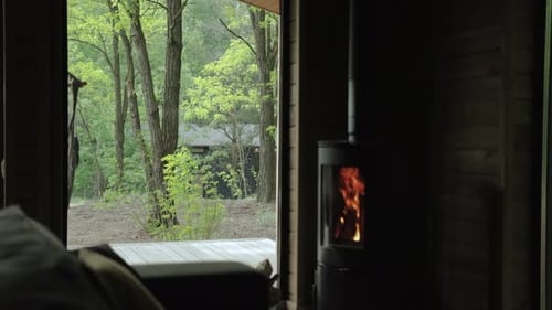 Charming and Cozy Cabin Featuring a Wood Stove and Offering a Stunning Scenic Forest View