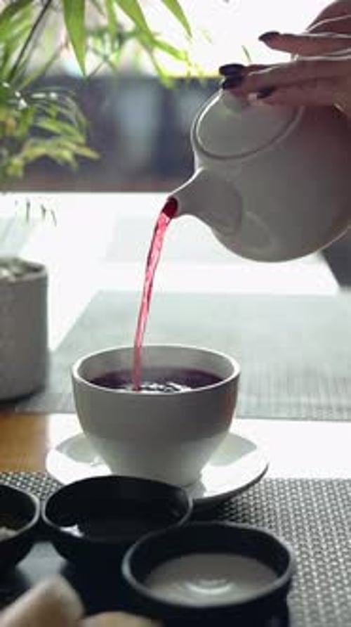 Girl in a cafe, close-ups