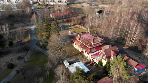 Gothenburg Phat Quang Temple Vietnamese Culture and Buddhist Association, aerial - rotating and pann