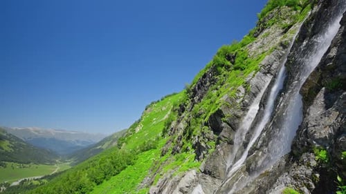 Landschaft der Bergwasserfälle
