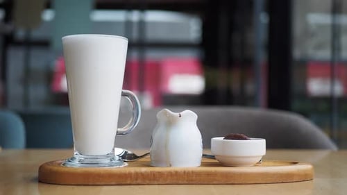 Spätkaffee am Cafétisch