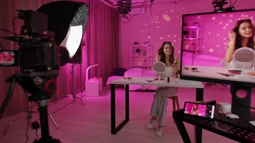 Tutorial de maquillaje para filmar influencers en un estudio profesional
