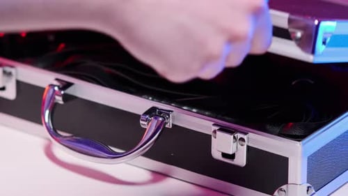 Sexspielzeug fr Erwachsene in einer Box. Koffer mit Sexspielzeug in Schwarz und Rot. Vor dem Hintergrund von Gre, Stock-Filmmaterial Einschlielich: handschellen & stimulation - Envato Sexspielzeug fr Erwachsene in einer Box. Koffer mit Sexspielzeug in Schwarz und Rot. Vor dem Hintergrund von Gre, Stock-Filmmaterial Einschlielich: handschellen & stimulation - Envato