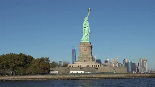STATUE OF LIBERTY IN NEW YORK