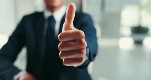 Daumen hoch, Hand und Person mit Bewertung, Amt und Geste zur Abstimmung, Meinung und Unterschrift zur Zustimmung