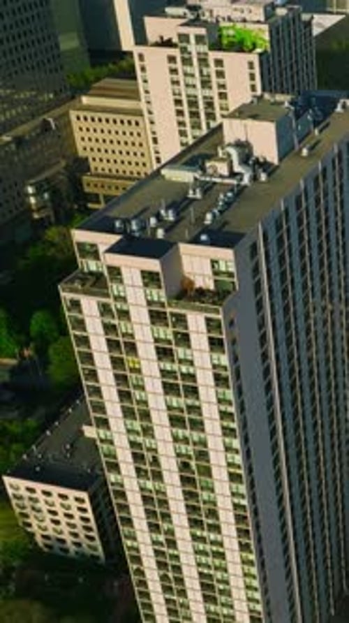 Edificio de varios pisos y rascacielos de la ciudad de Nueva York. Vista superior de la zona residencial