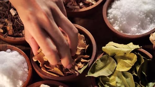 Making of Herbal Compress, Ingredient Close Up
