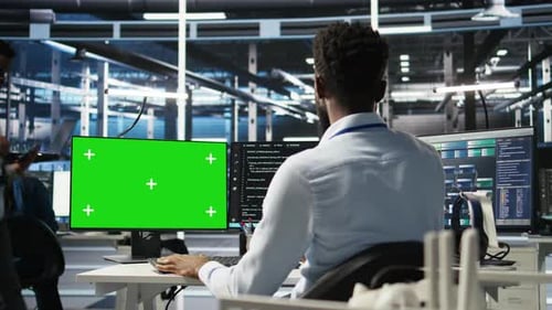 Data Center Admin Using Green Screen PC to Do Node Tree Programming