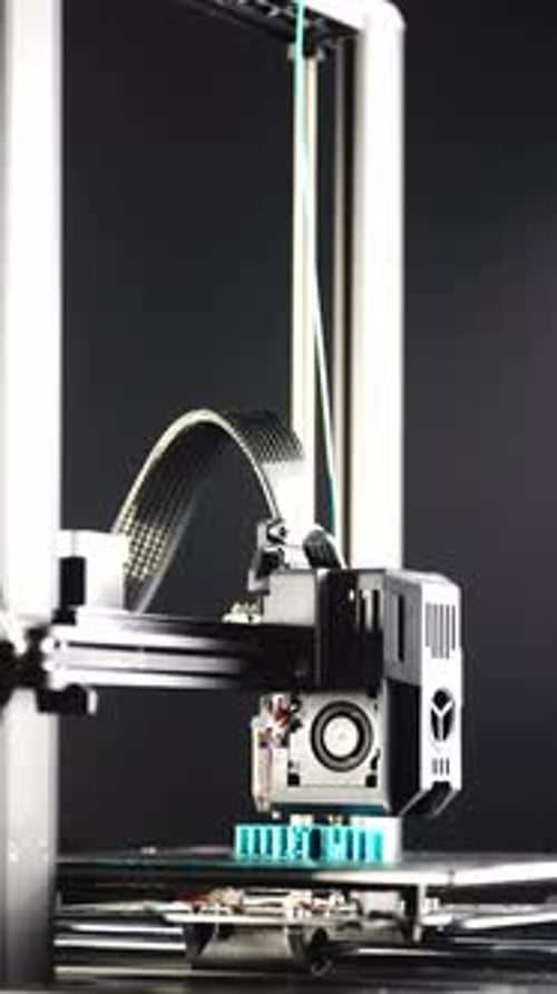 Máquina de impresión 3D avanzada que produce plástico detallado