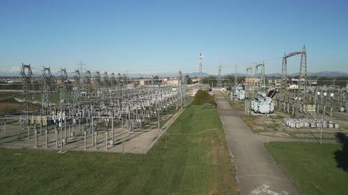 Elektrische Umspannstation aus der Vogelperspektive