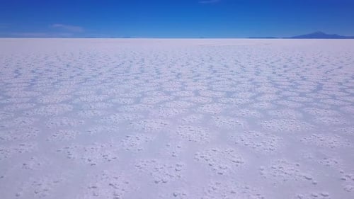 Vista aérea del Salar de
Uyuni. Vista aérea del famoso salar boliviano del Salar de Uyuni