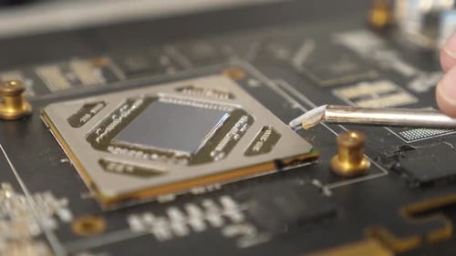 05, Vorbereitung der Video und der Infrarot-Lötstation zum Entlöten des GPU-Chips.