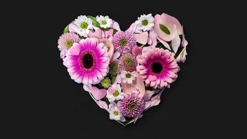 Blumen, die eine Herzform bilden