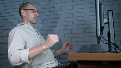Méditation masculine après le surmenage