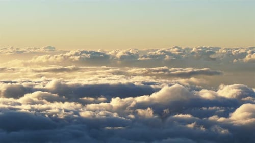 Über den Wolken, Panorama bei Sonnenuntergang