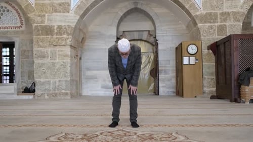 Beten in der Moschee