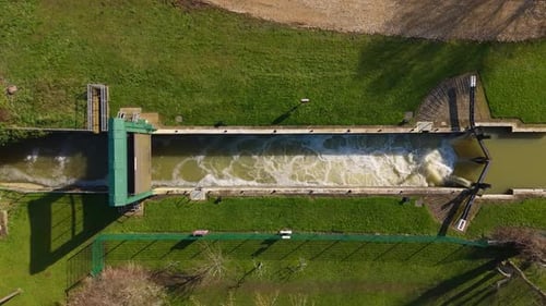 Aerial video over Lower Ringstead Lock UK